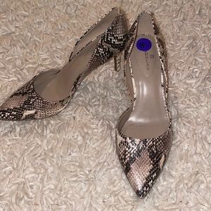 Bandolino snake skin heels